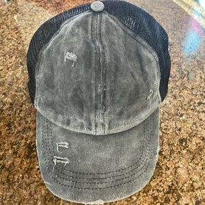 Women’s pony tail Velcro hat